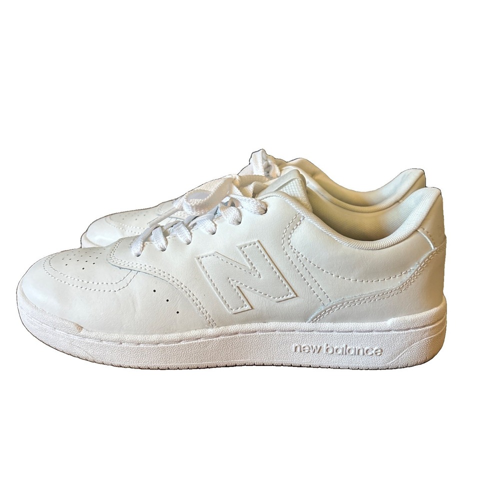 New Balance Women's Size 9.5  Men's Size 8 Lifestyle Shoes White/White
